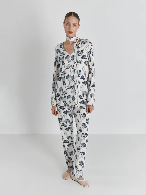 Әйелдер жейдесі, үйге арналған, өлшемі S, ұзын жеңді, вискоза, сүт түстес, көк гүлдер, Telia, image-0