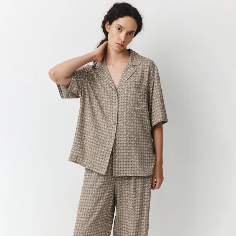 Әйелдер жейдесі, өлшемі L, қысқа жеңді, вискоза К, сарғылт-қоңыр, Өрнектер, Emri