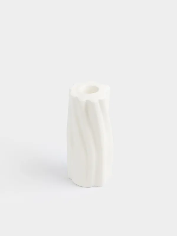 Шам ұстағыш, 14 см, жіңішке шамға арналған, керамика, сүт түстес, Толқынды жиек, Crumple, image-1