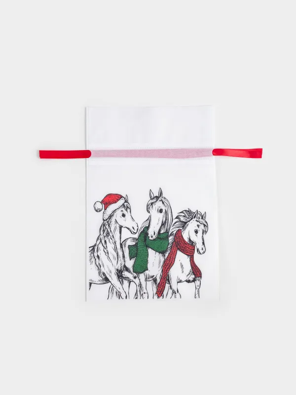 Сыйлық пакеті, 20х30 см, жіптері бар, полипропилен, ақ, Шарф таққан жылқылар, Horse trio, image-0