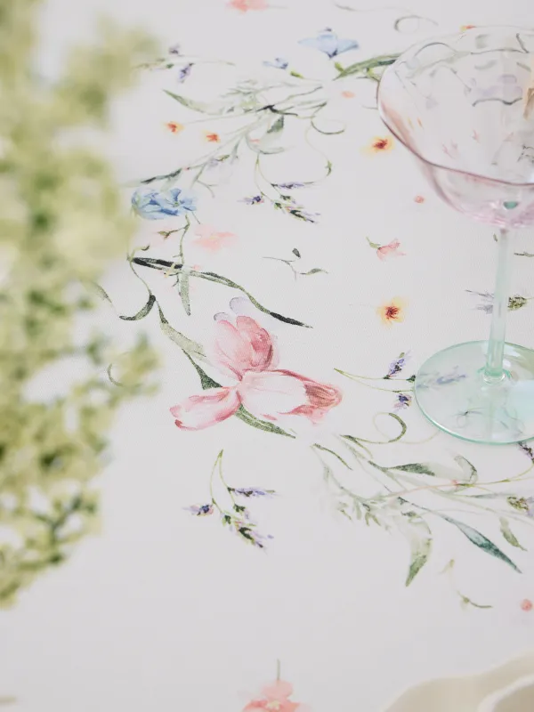 Дастархан, 170х250 см, полиэстер, ақ, Қояндар мен гүлдер, Rabbits in flower, image-2