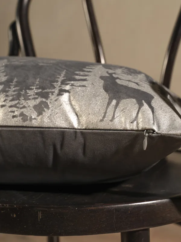 Сәндік жастық, 45х45 см, барқыт, күміс сұр, Ормандағы бұғы, Winter deer, image-7