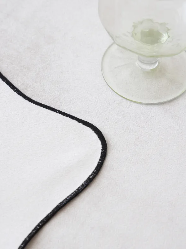 Аспаптарға арналған майлық, 30х45 см, шенилл, пішінді, сүт түстес, Қара жиек, Chenill framed, image-3