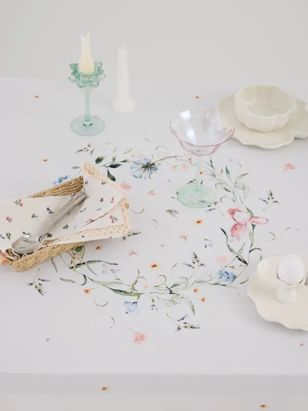 Дастархан, 170х250 см, полиэстер, ақ, Қояндар мен гүлдер, Rabbits in flower, image-1