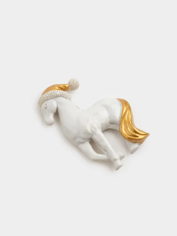 Магнит, 8 см, полирезин, золотисто-белый, Лошадь в колпаке, Horse white, image-1