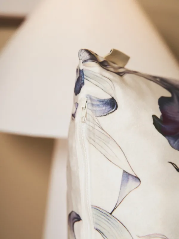 Сәндік жастық, 45х45 см, барқыт, сүт түстес, Құртқашаштар, Iris garden, image-6