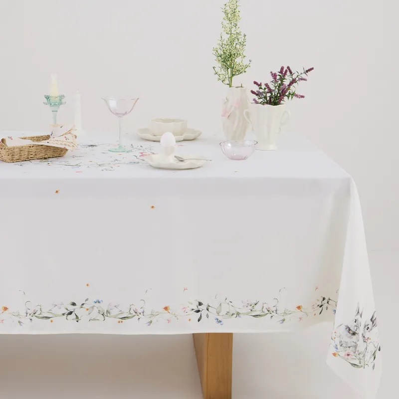 Дастархан, 170х250 см, полиэстер, ақ, Қояндар мен гүлдер, Rabbits in flower