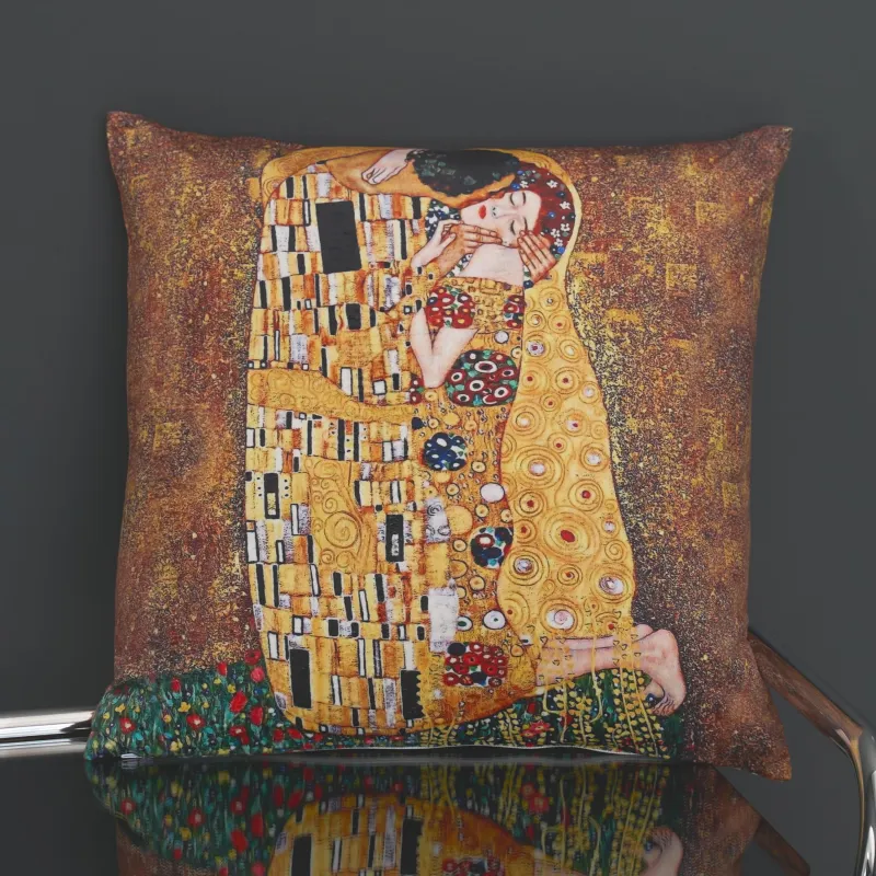 Подушка декоративная, 45х45 см, Поцелуй, Климт, Art поцелуй
