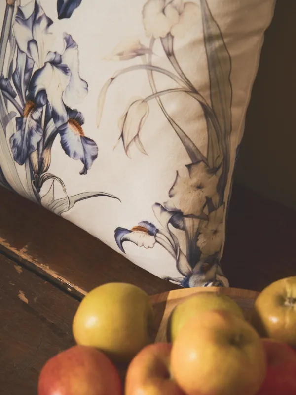 Сәндік жастық, 45х45 см, барқыт, сүт түстес, Құртқашаштар, Iris garden, image-4