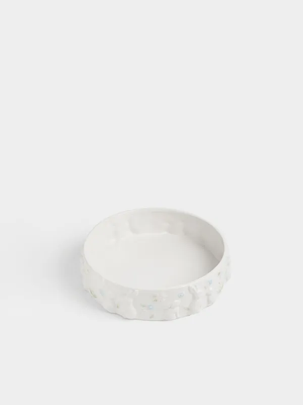 Ыдыс, 23х6 см, бүйірлері, керамика, сүт түстес, Гүлдер арасындағы қояндар, Rabbit bloom, image-1