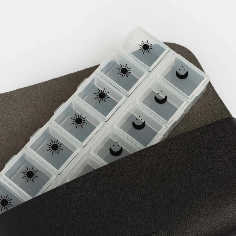 Таблеткаларға арналған органайзер, 17х8 см, қаптамасы бар, жасанды былғары/пластик, қара, Compact black, image-1