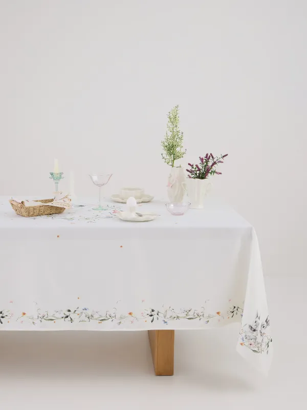 Дастархан, 170х250 см, полиэстер, ақ, Қояндар мен гүлдер, Rabbits in flower, image-0