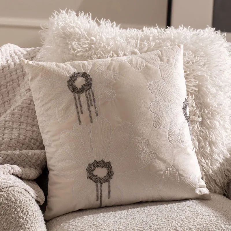 Подушка декоративная, 45х45 см, вельвет/бисер, молочная, Цветы, Print