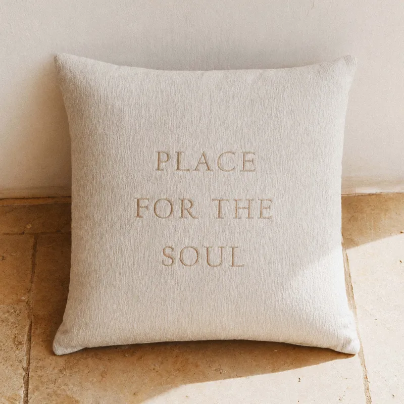 Сәндік жастық, 45×45 см, шенилл/вельвет, сарғылт-қоңыр, Place for the soul, Chenill