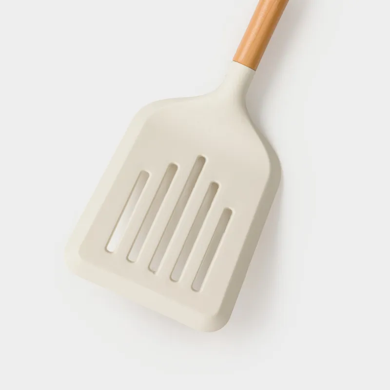 Лопатка, 31 см, с прорезями, силикон/пластик, бежевая, Letia, image-1