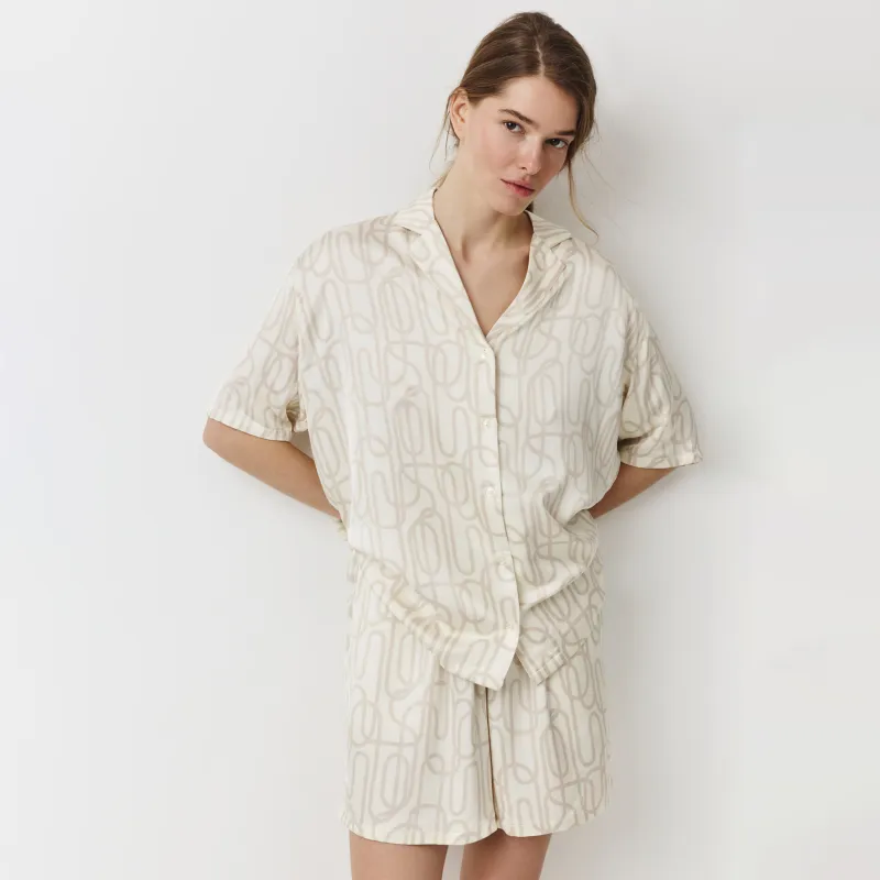 Әйелдер шорттары, үйге арналған, өлшемі L, вискоза, сүт түстес, Абстрактты сызықтар, Moisia