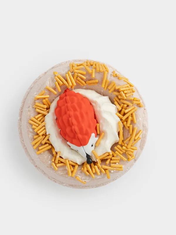 Бомбочка для ванны, 130 гр, с игрушкой, бежевая, Крем-брюле, Ежик, Friends spa, image-0