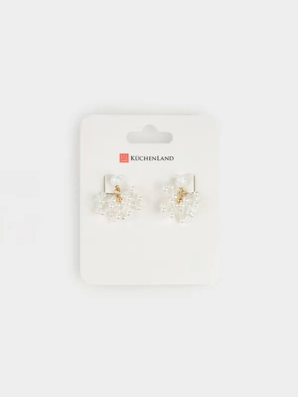 Серьги-пусеты, 3 см, 2 шт, акрил/стекло/металл, молочные, Цветок из бусин, Pearl, image-3