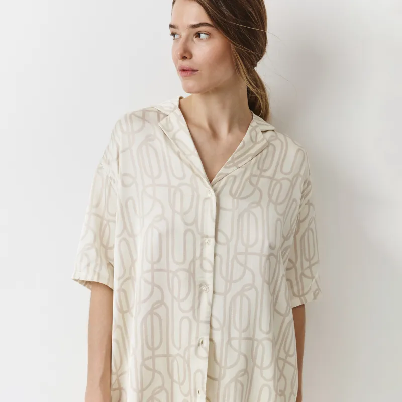 Әйелдер жейдесі, үйге арналған, өлшемі L, ұзын жеңді, вискоза, сүт түстес, Абстрактты сызықтар, Moisia