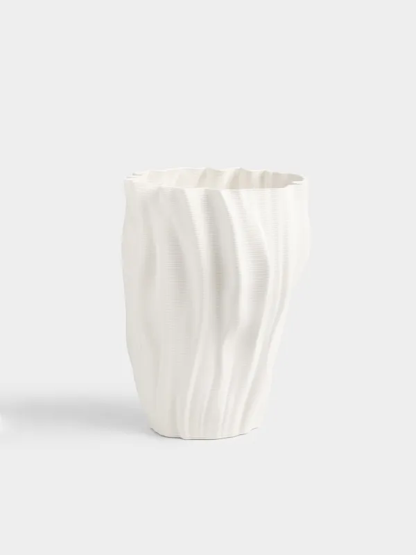 Гүл вазасы, 28 см, керамика, сүт түстес, Фактуралы иілімдер, Crumple, image-0