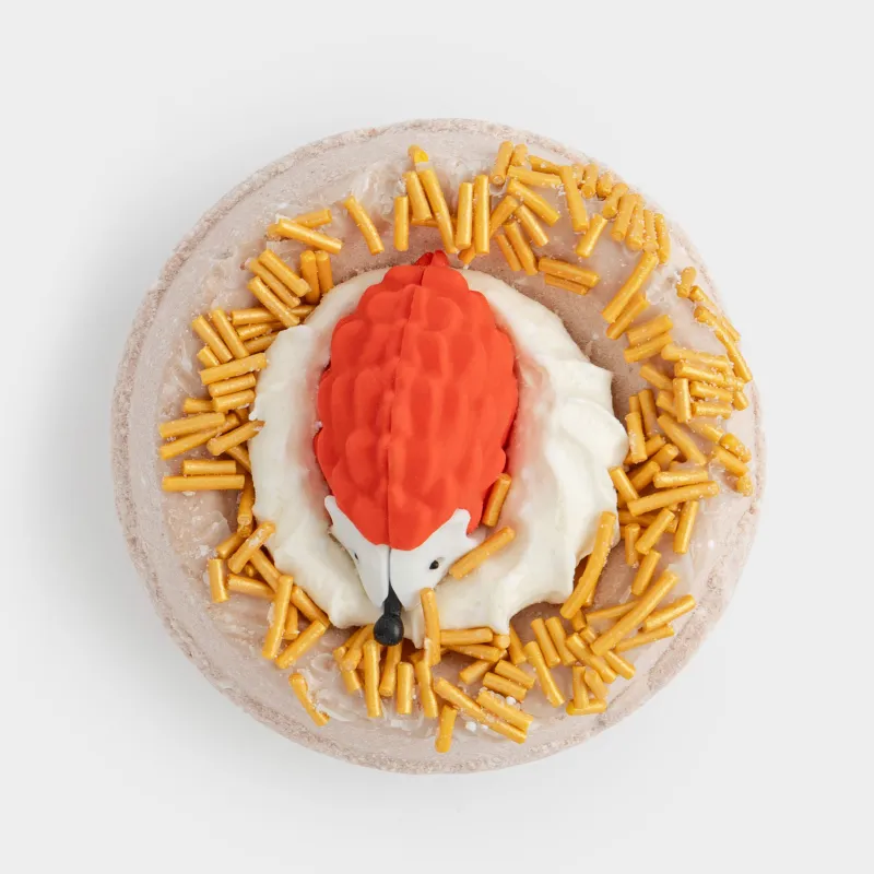 Ваннаға арналған бомба, 130 гр, ойыншықпен, сарғылт-қоңыр, Крем-брюле, Кірпі, Friends spa