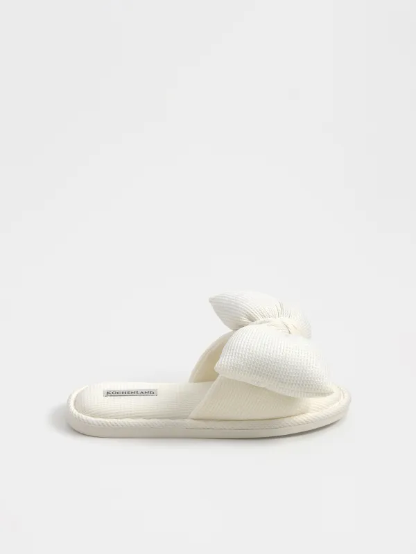 Тапочки женские, Extensive bow, image-0