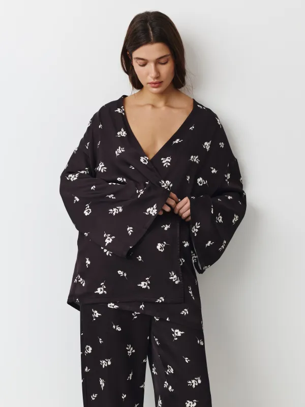 Әйелдер кимоносы, үйге арналған, өлшемі S, вискоза, ақ және қара, Гүлдер, Leyra, image-0