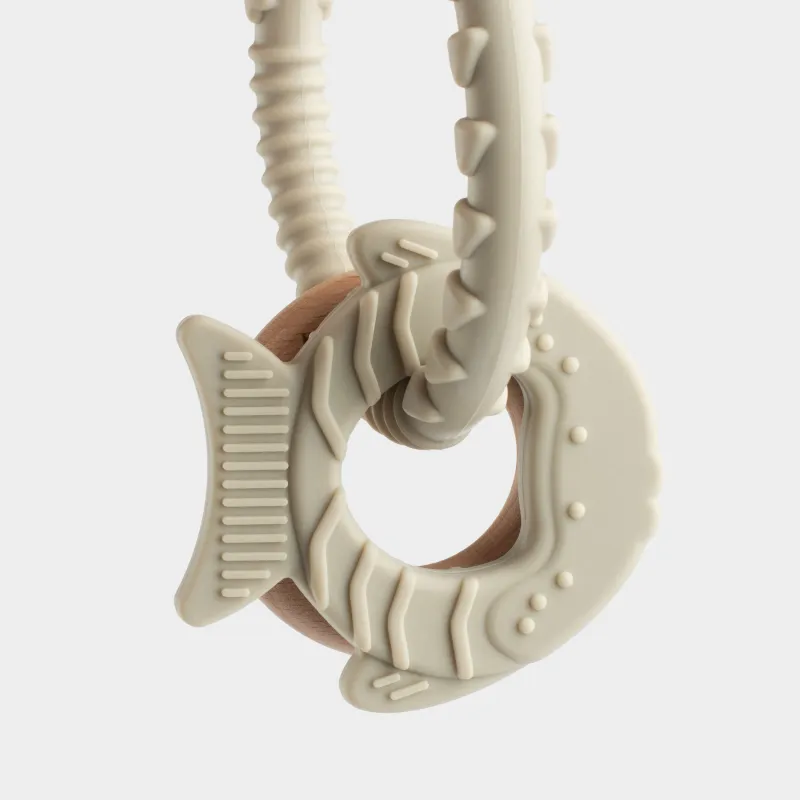 Тіс тазалағыш ойыншық, 2 кулон, сақинада, силикон/ағаш, сұр, Балық және сақина, Kiddy, image-3