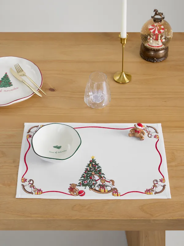 Аспаптарға арналған майлық, 30х45 см, полиэстер, тікбұрыш, ақ, Шырша мен жылқылар, Holiday horse, image-1