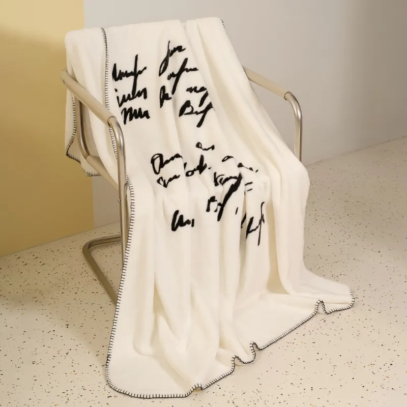 Жамылғы, 140х190 см, фланель, сүт түстес, Қара жиек, Flannel