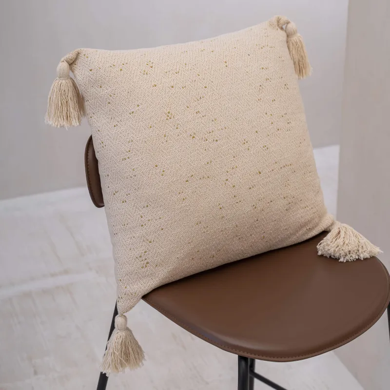 Подушка декоративная, 45х45 см, с кисточками, хлопок/люрекс, бежевая, Зигзаги, Strike